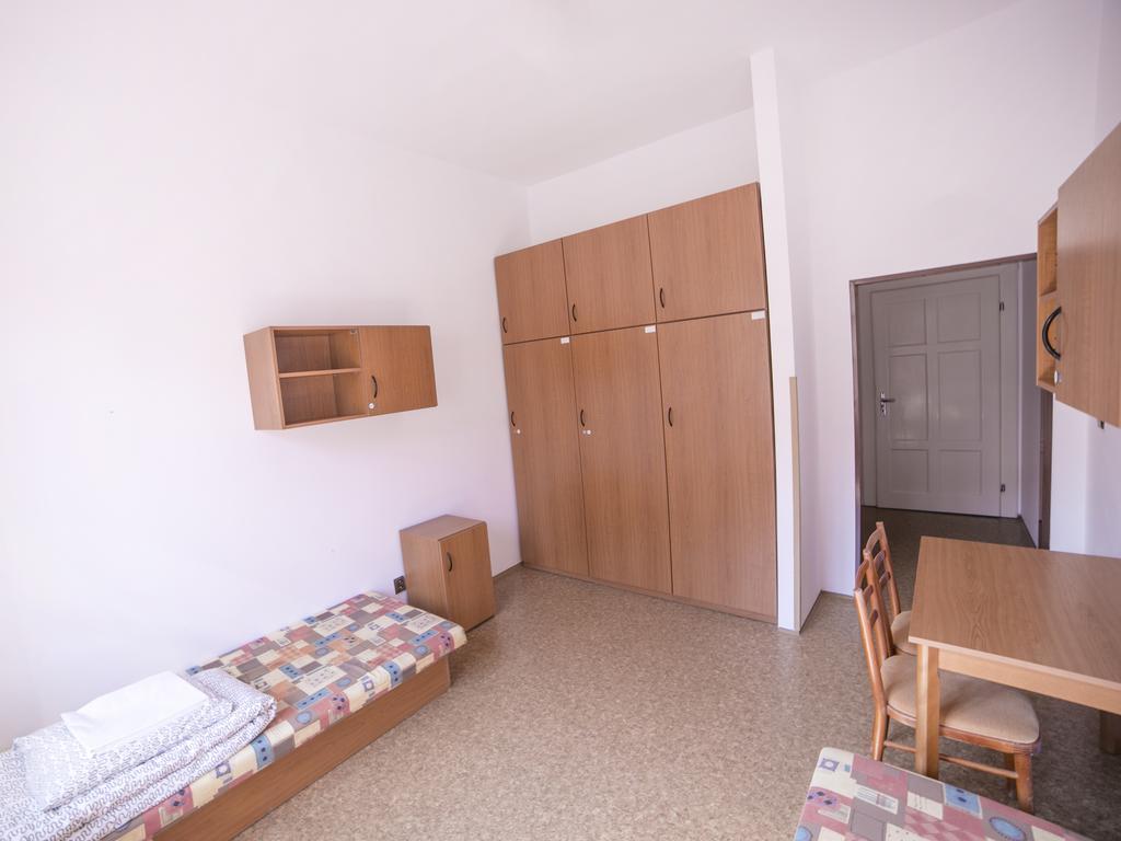 Dizzy Daisy Hostel Prag Zimmer foto