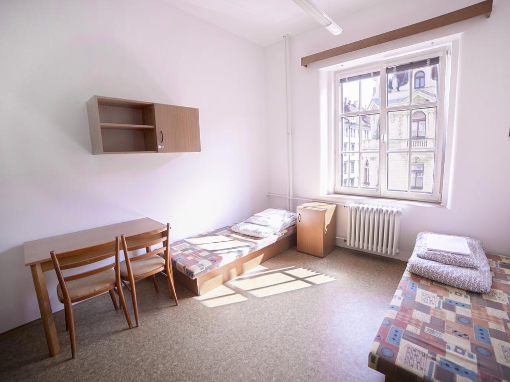 Dizzy Daisy Hostel Prag Zimmer foto
