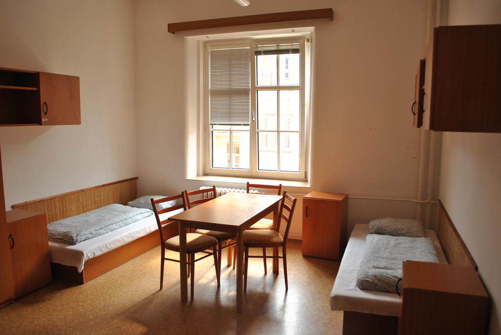 Dizzy Daisy Hostel Prag Zimmer foto
