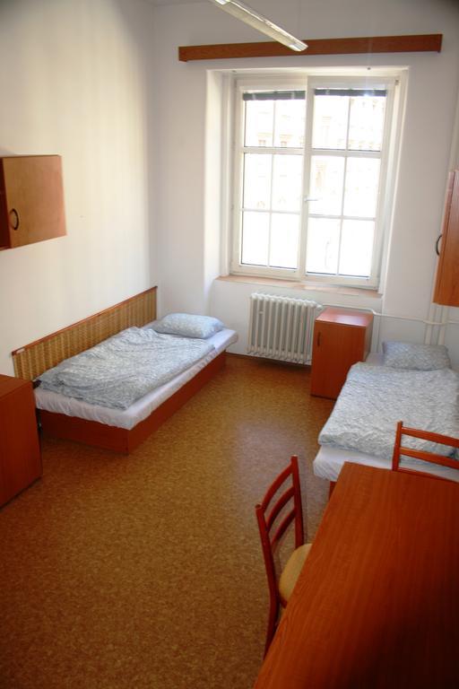 Dizzy Daisy Hostel Prag Zimmer foto